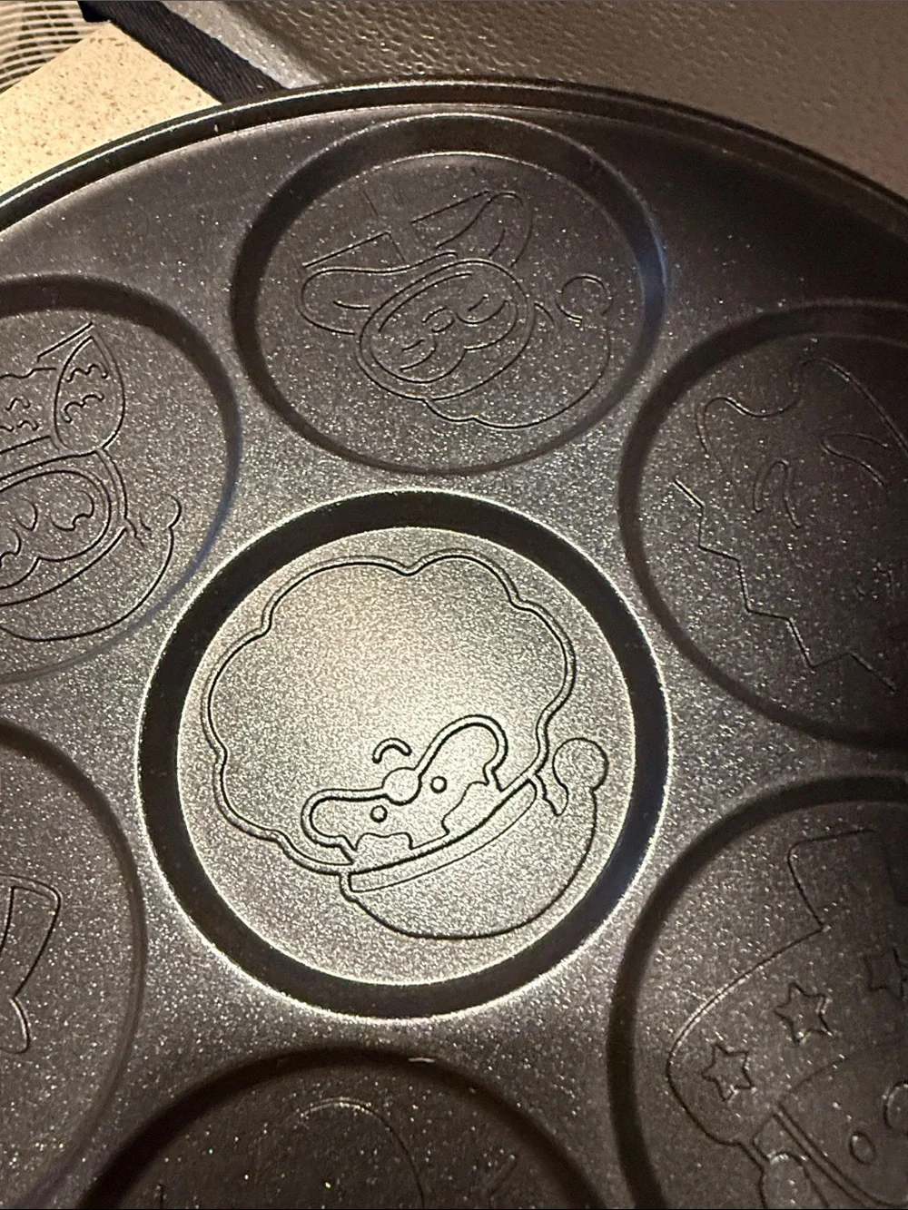 Crofton Holiday 3 inch mini pancake aluminum grill